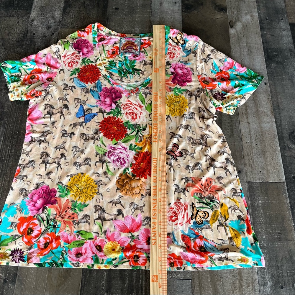 Johnny Was ~ Lace Garden Printed V-Neck Tee ~ Horses & Butterflies ~ XL - Picture 6 of 11